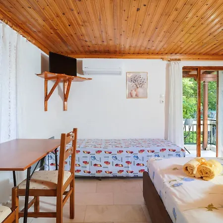 Plane Tree * Maries (Thasos)