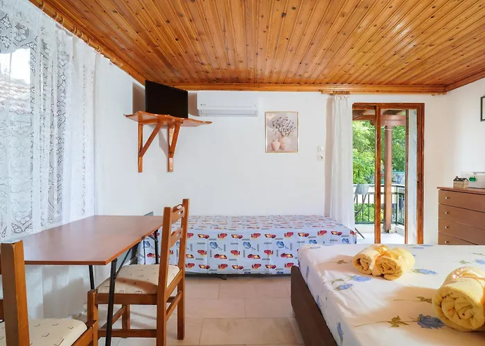 Plane Tree * Μαριές